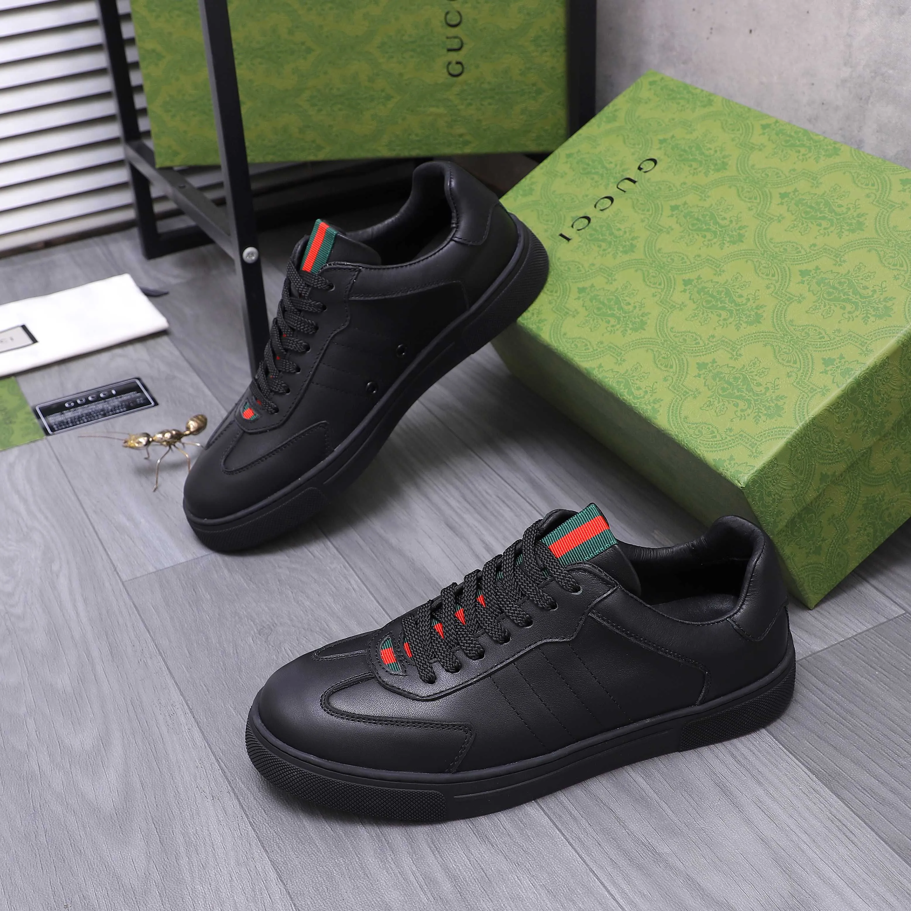 Men's shoes 💰p400 Product trademark: GUCCI "Gucci" casual lace-up men's shoes Regular size: 38-45 (45 is custom-made and non-returnable) Product materials: Selected high-quality cowhide upper, pigskin lining, original rubber outsole